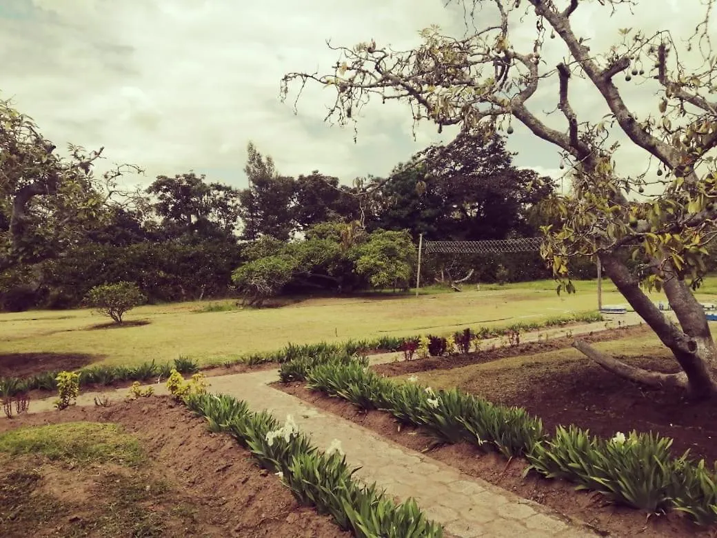 Quinta Samai 20 Min From Quito Airport酒店 招待所